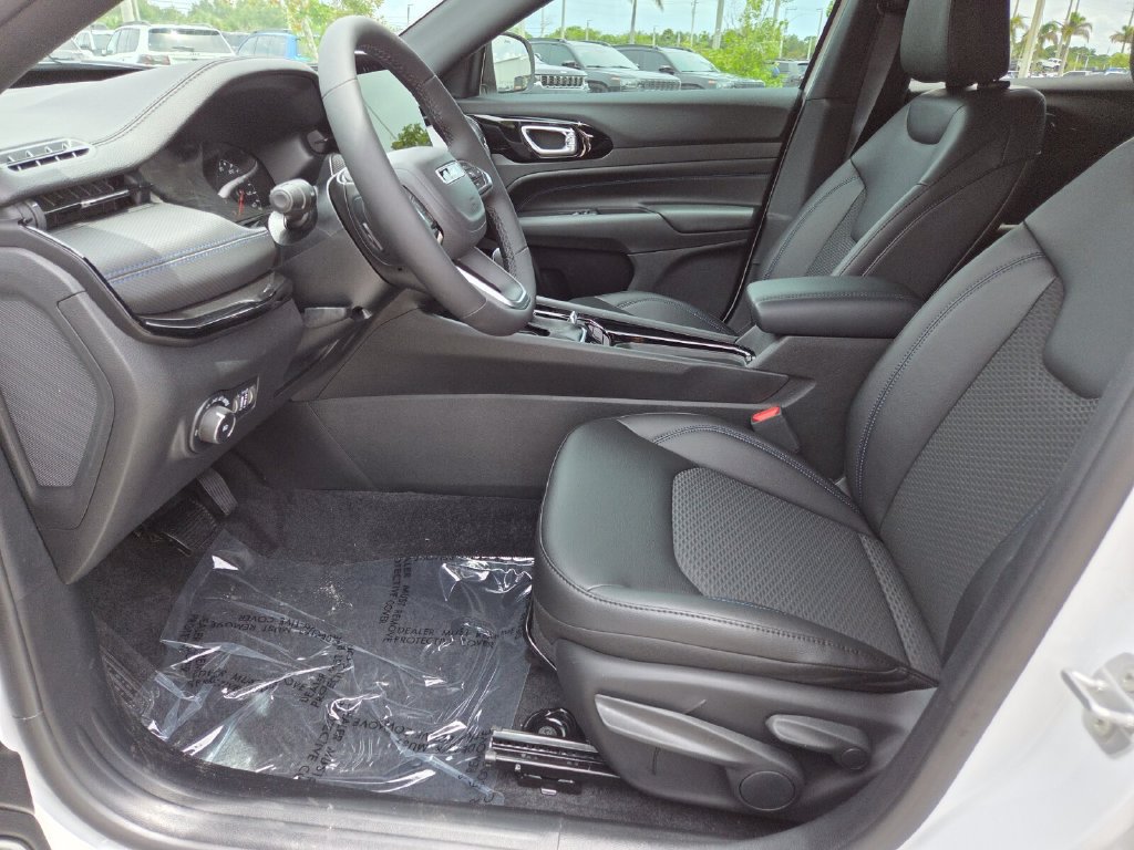 New 2026 Jeep Compass Latitude AWD/4WD image 27