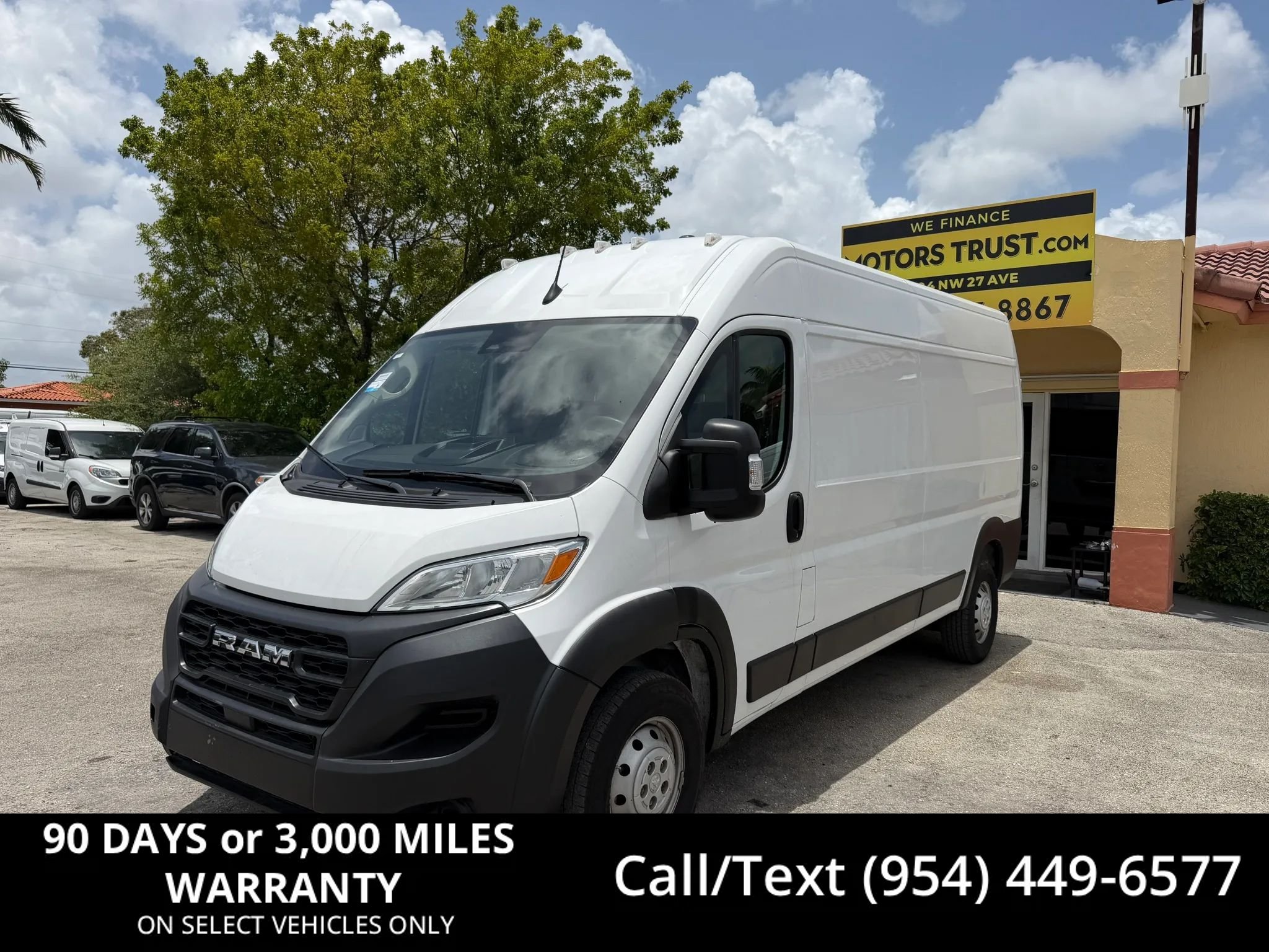 Used 2023 RAM ProMaster 3500 FWD image 1