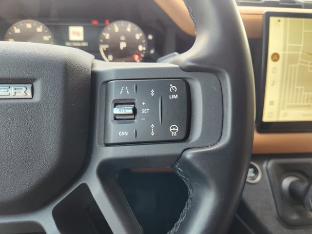 Used 2024 Land Rover Defender 130 X-Dynamic SE AWD/4WD image 29
