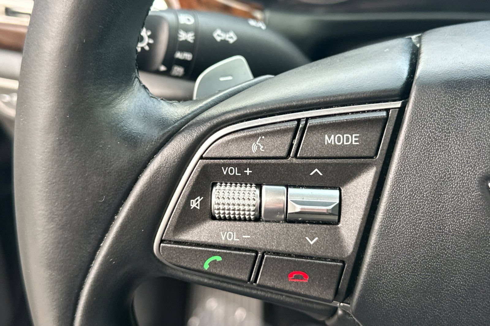Used 2018 Genesis G90 5.0 Ultimate RWD image 28
