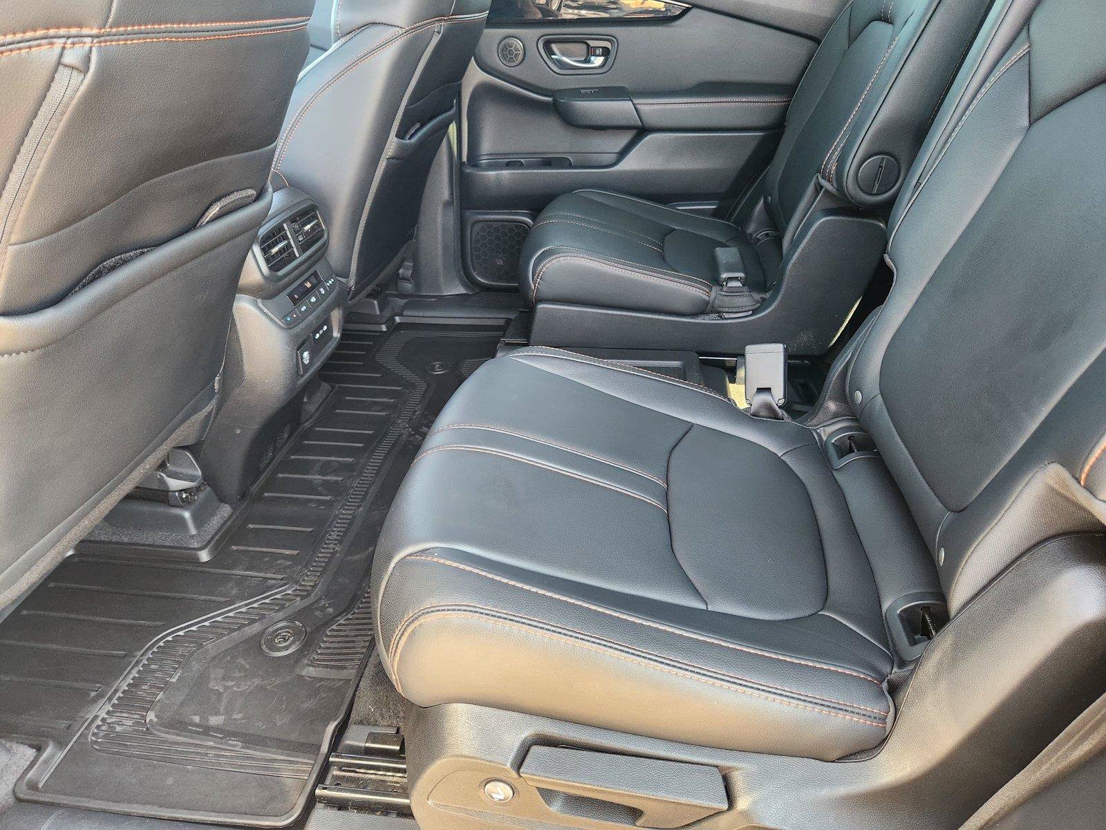 Used 2025 Honda Pilot TrailSport image 37