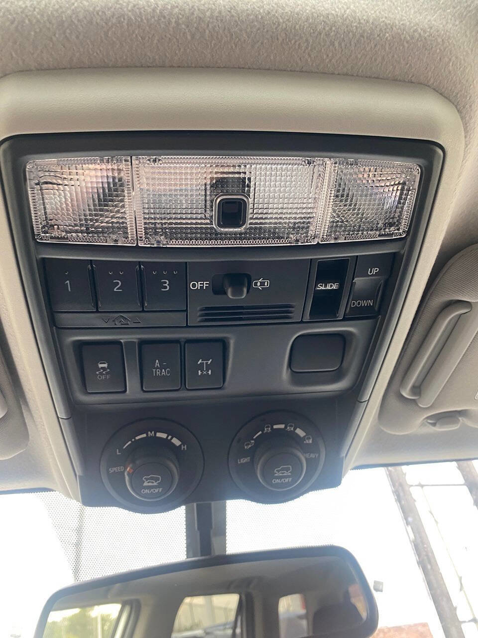 Used 2018 Toyota 4Runner TRD Off-Road Premium image 27