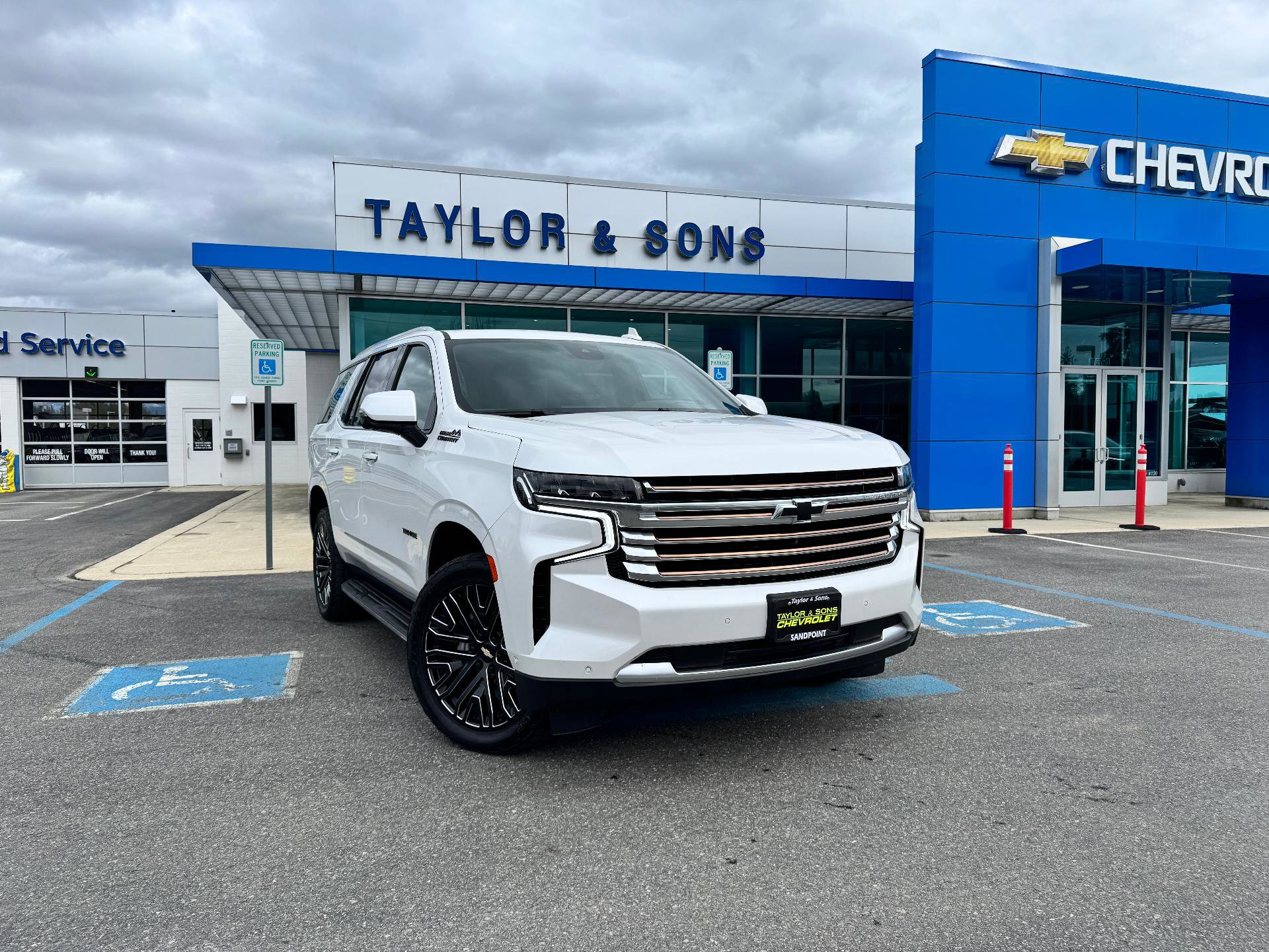 Used 2024 Chevrolet Tahoe High Country w/ Advanced Technology Package image 1
