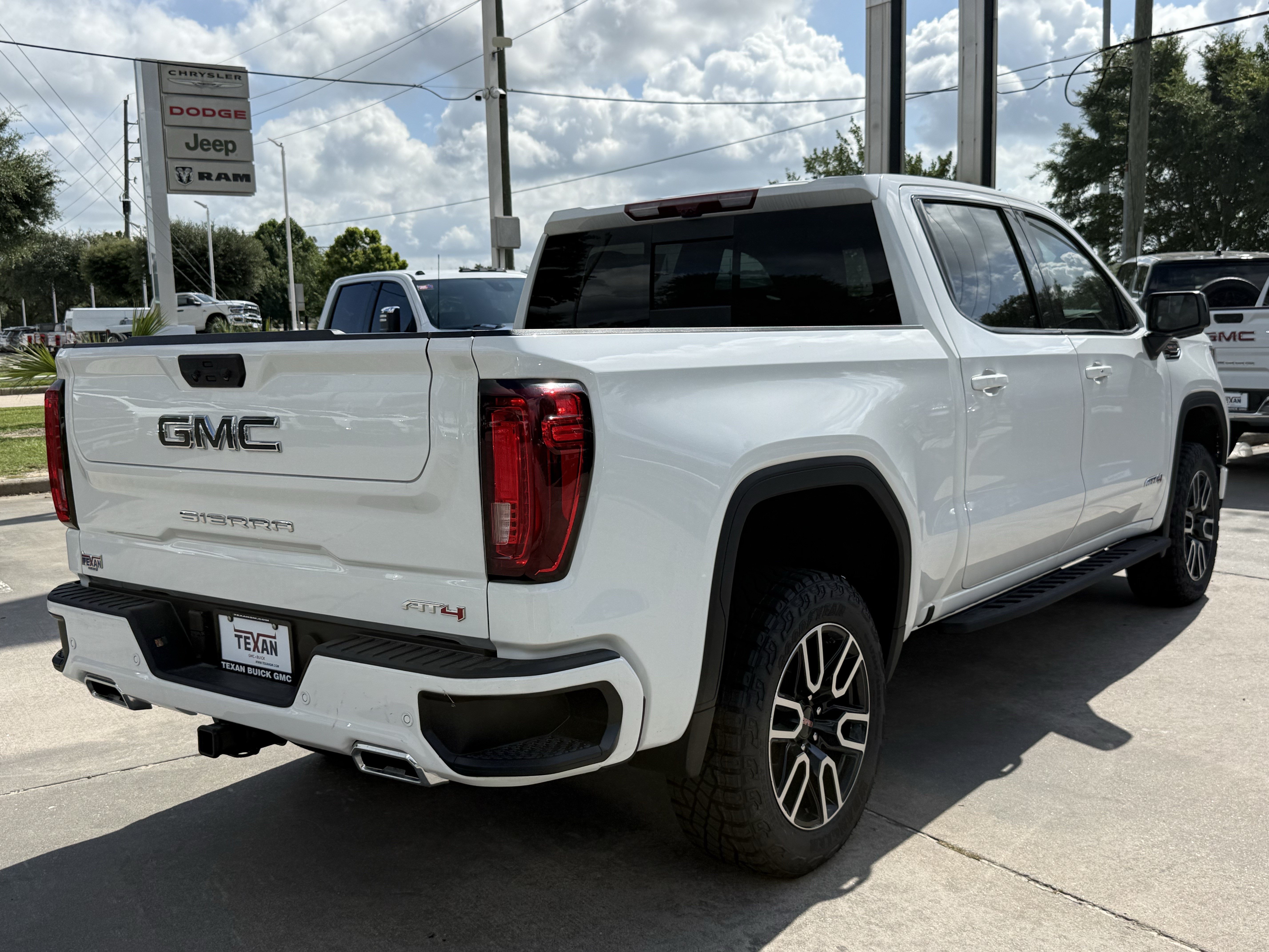 New 2026 GMC Sierra 1500 AT4 w/ AT4 Premium Package AWD/4WD image 5