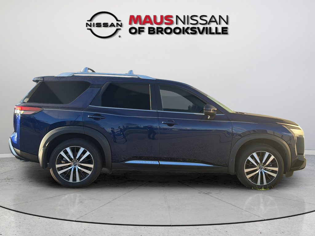Used 2023 Nissan Pathfinder Platinum w/ Cargo Package AWD/4WD image 13