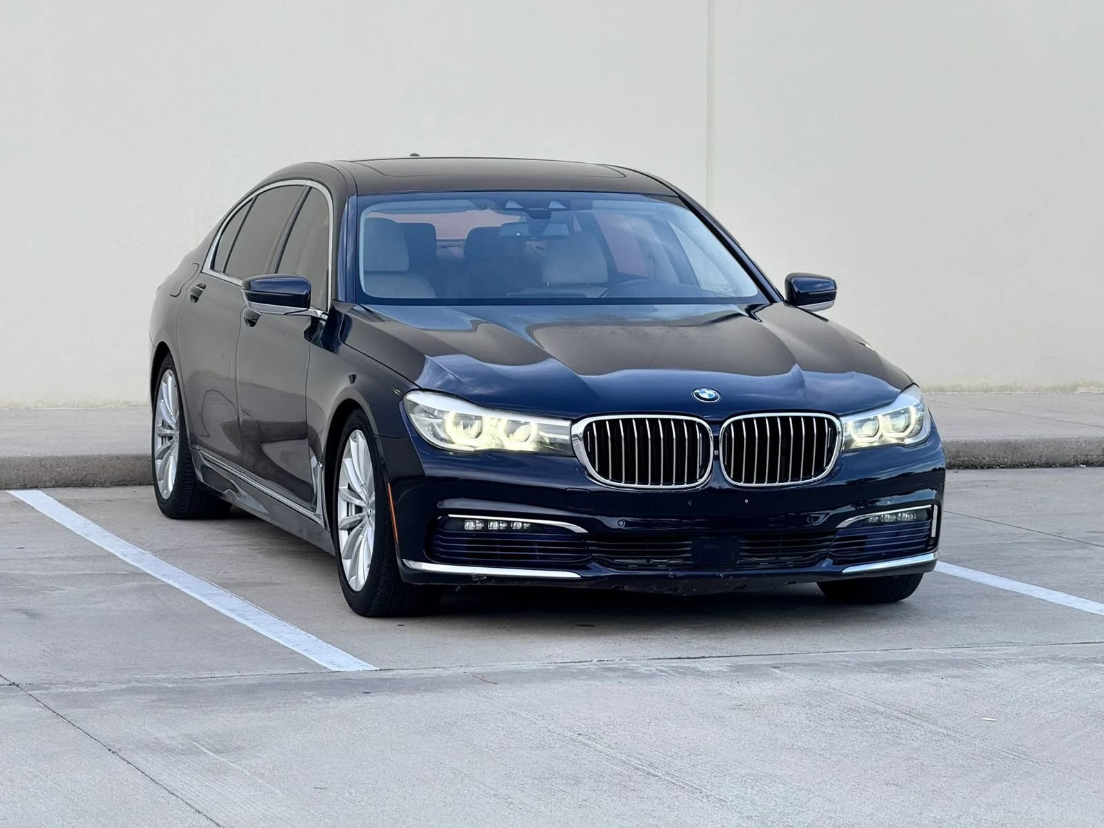 Used 2016 BMW 740i RWD image 9