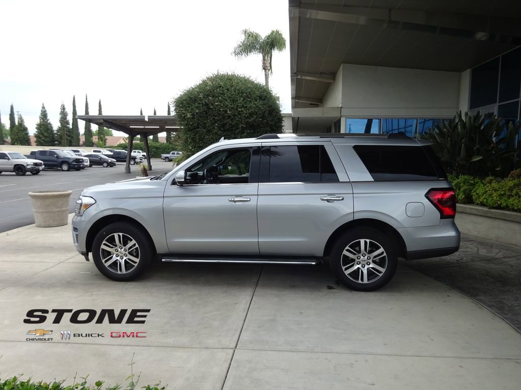 Used 2022 Ford Expedition Limited AWD/4WD image 4