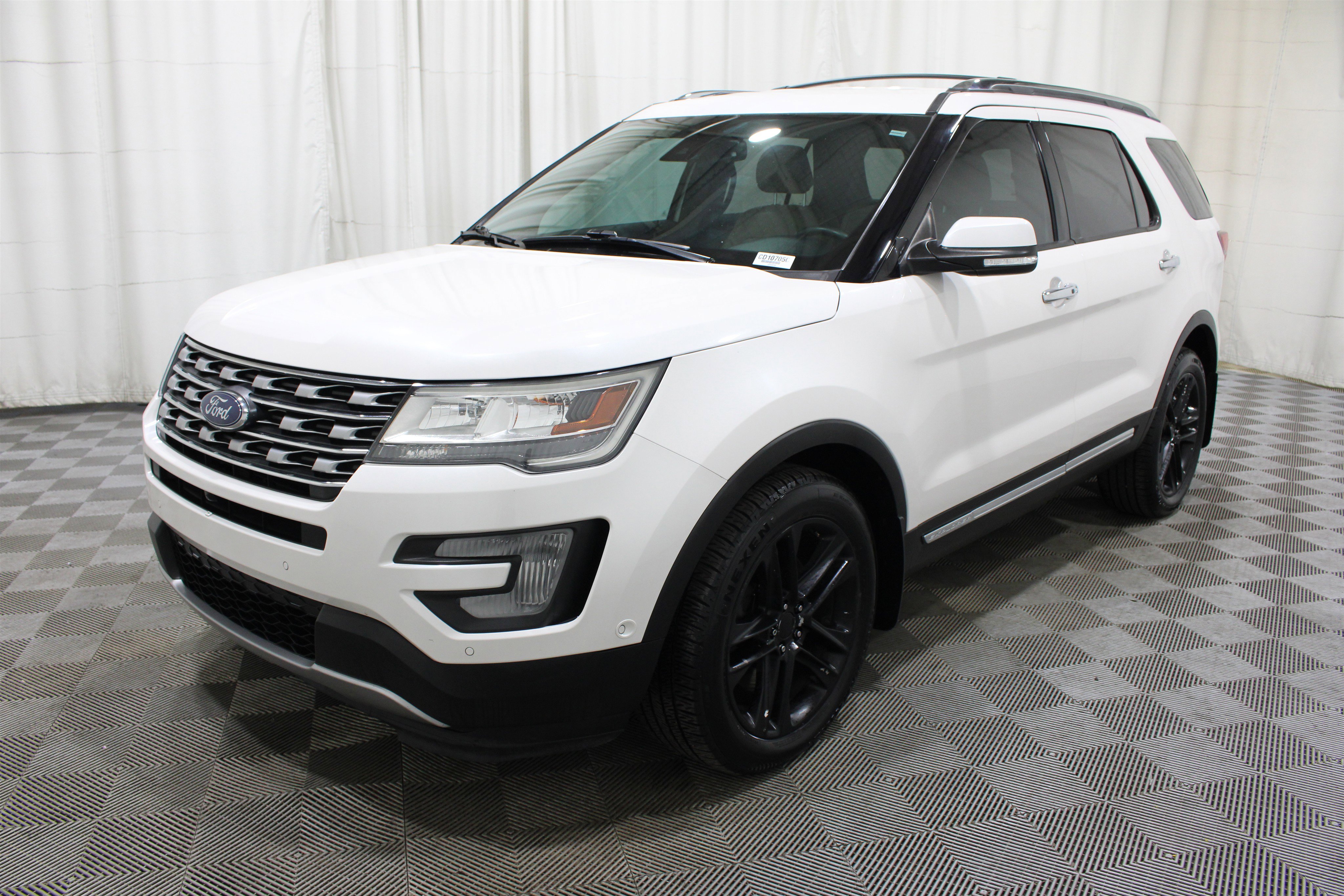 Used 2017 Ford Explorer Limited w/ Equipment Group 301A AWD/4WD image 35