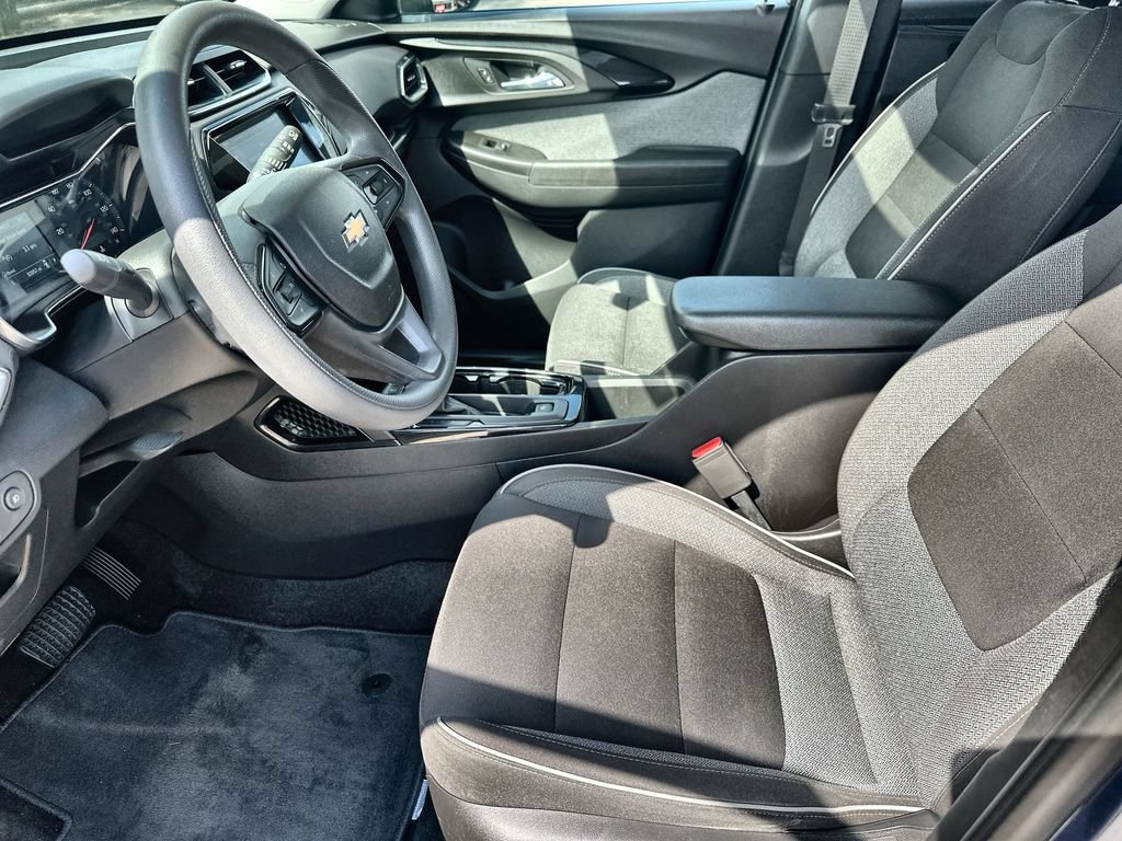 Used 2021 Chevrolet TrailBlazer LT w/ Sun and Liftgate Package FWD image 24