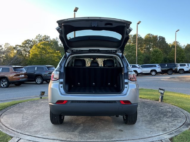Used 2021 Jeep Compass Latitude w/ Sun and Sound Group FWD image 29