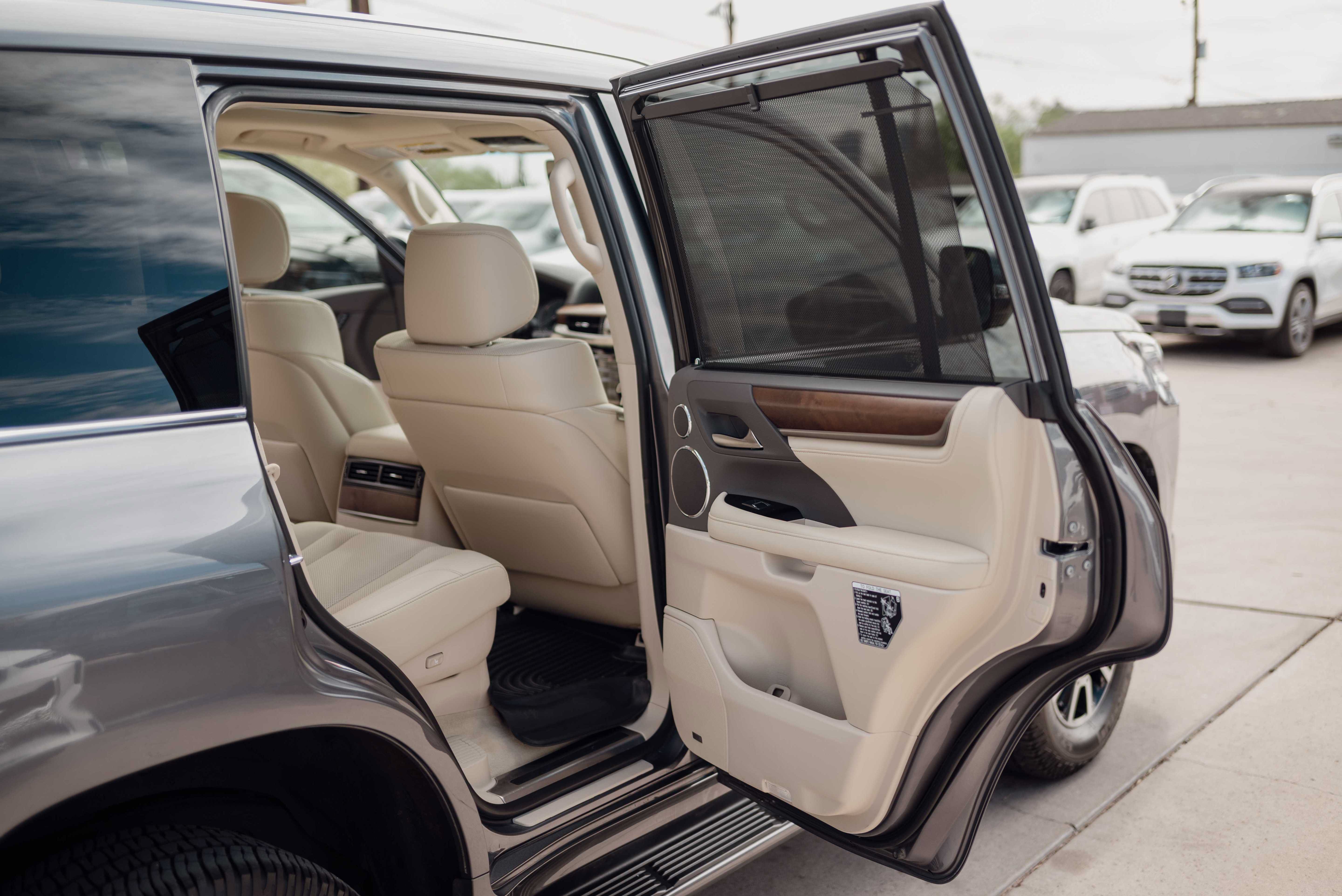Used 2016 Lexus LX 570 4WD w/ Luxury Package image 15