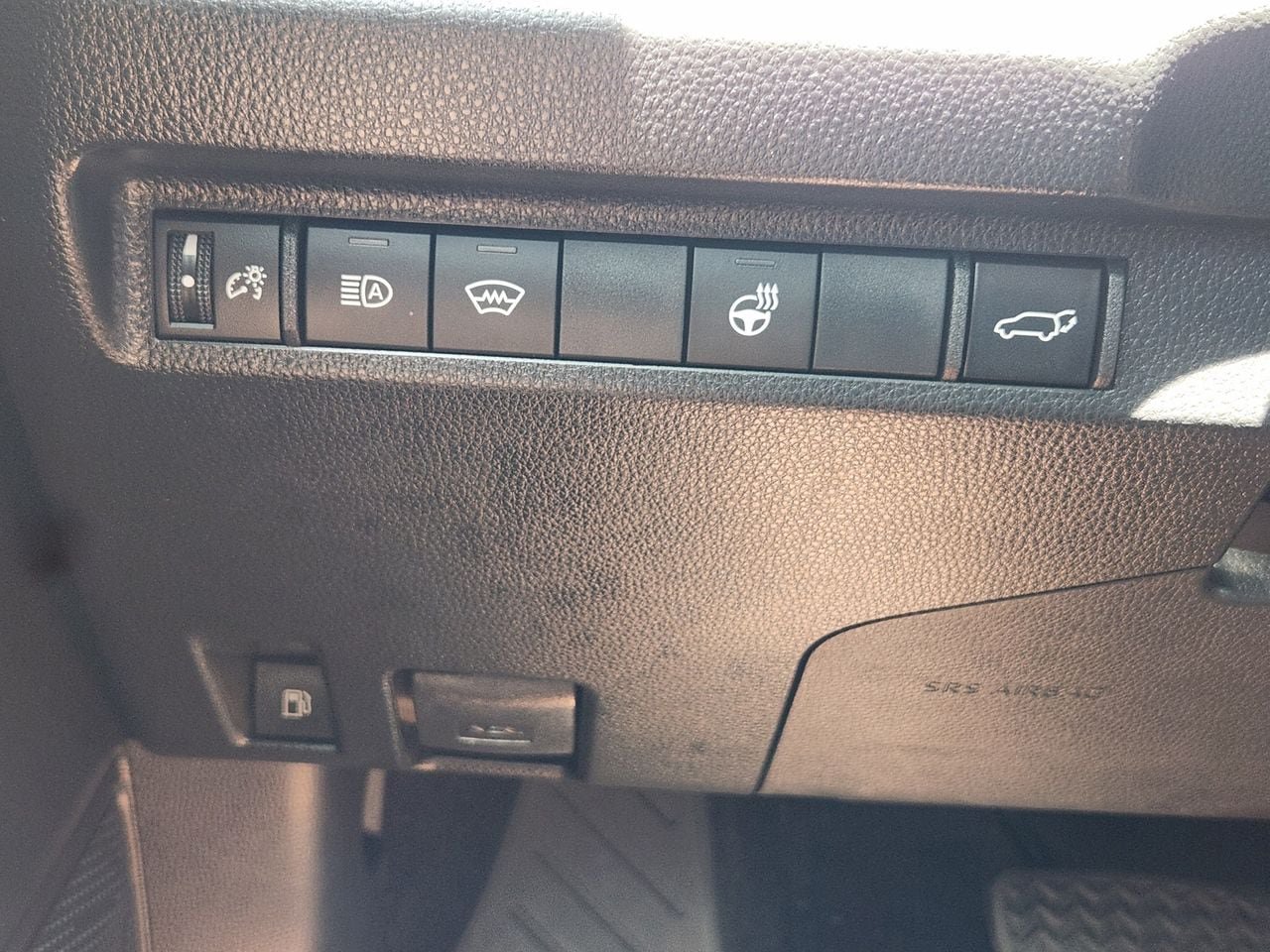 Used 2024 Toyota RAV4 SE w/ Convenience Package AWD/4WD image 21