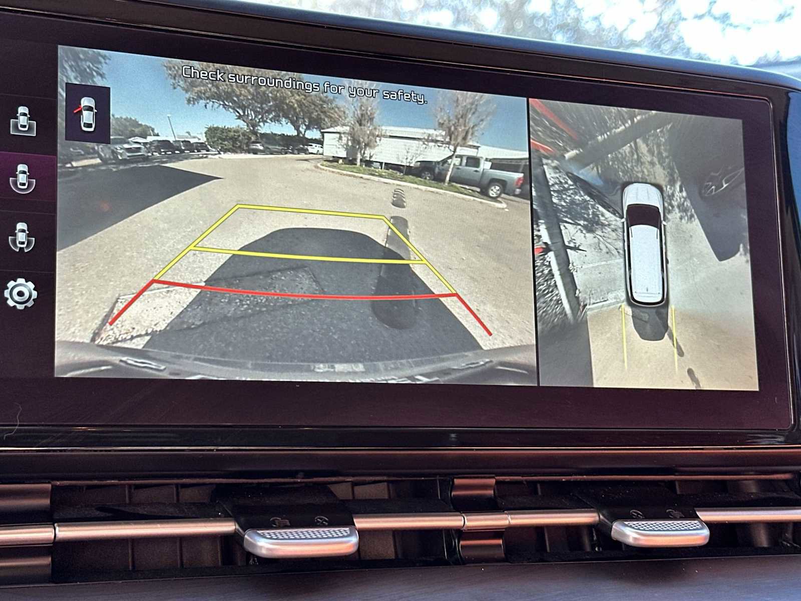 Used 2022 Kia Carnival SX image 22