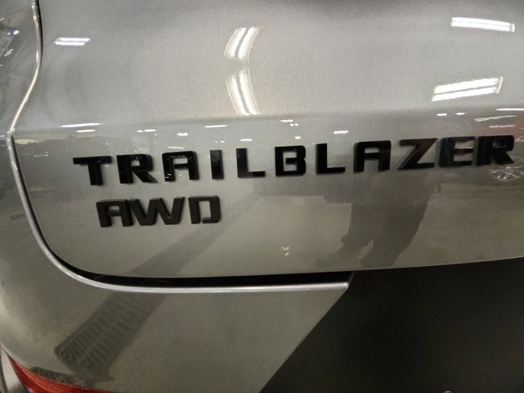 Certified 2025 Chevrolet TrailBlazer LT w/ Convenience Package image 37