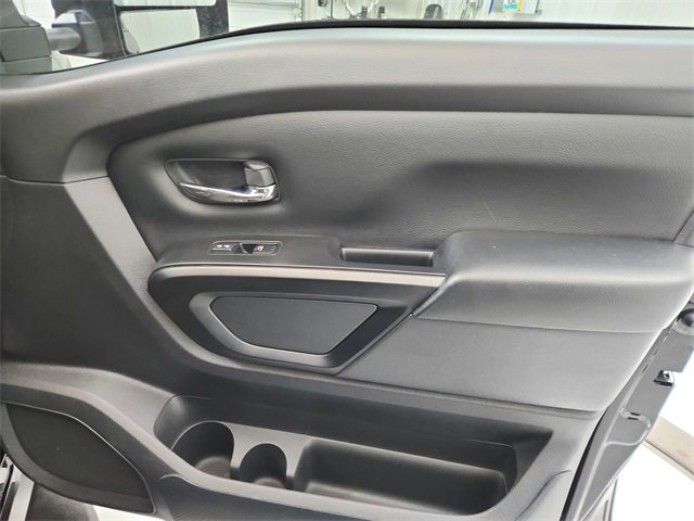 Used 2023 Nissan Titan SV w/ SV Convenience Package image 35