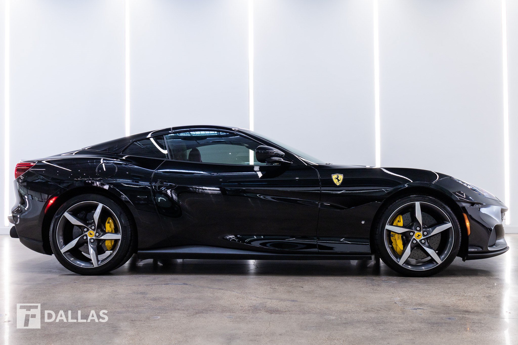 Used 2023 Ferrari Portofino M RWD image 18