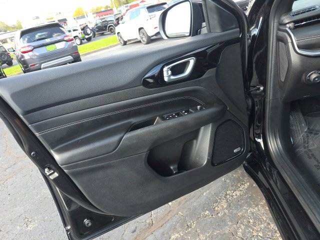 Used 2024 Jeep Compass Limited w/ High Altitude Package image 10