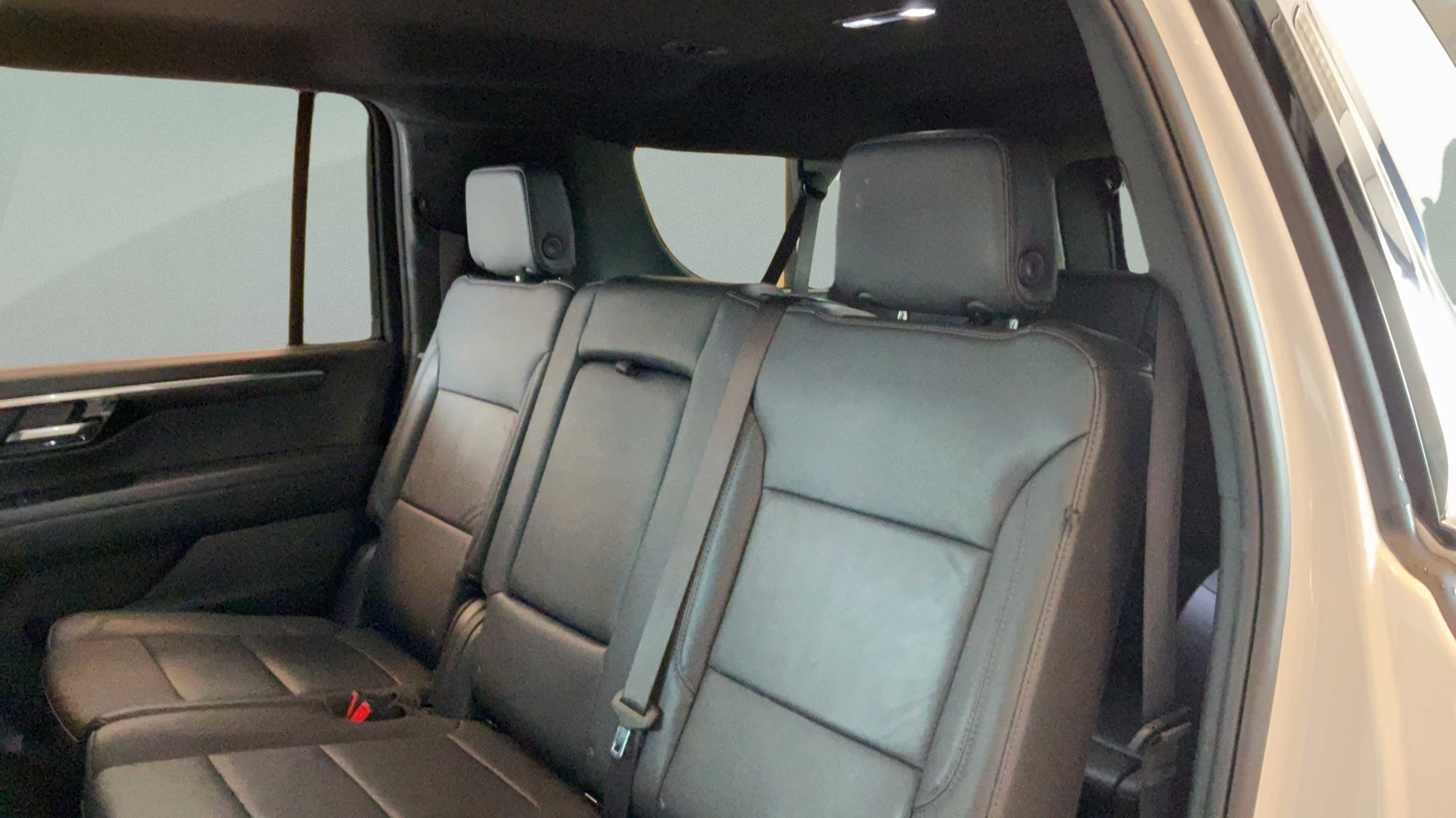 Used 2025 Chevrolet Suburban LT AWD/4WD image 31