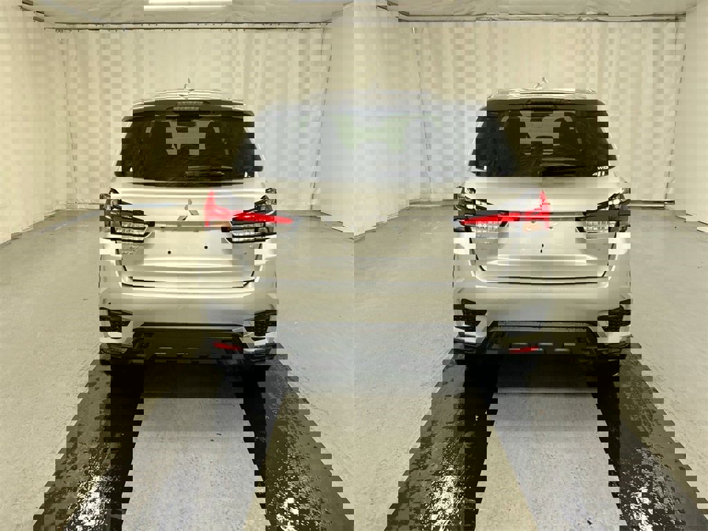 New 2025 Mitsubishi Outlander Sport SE image 8