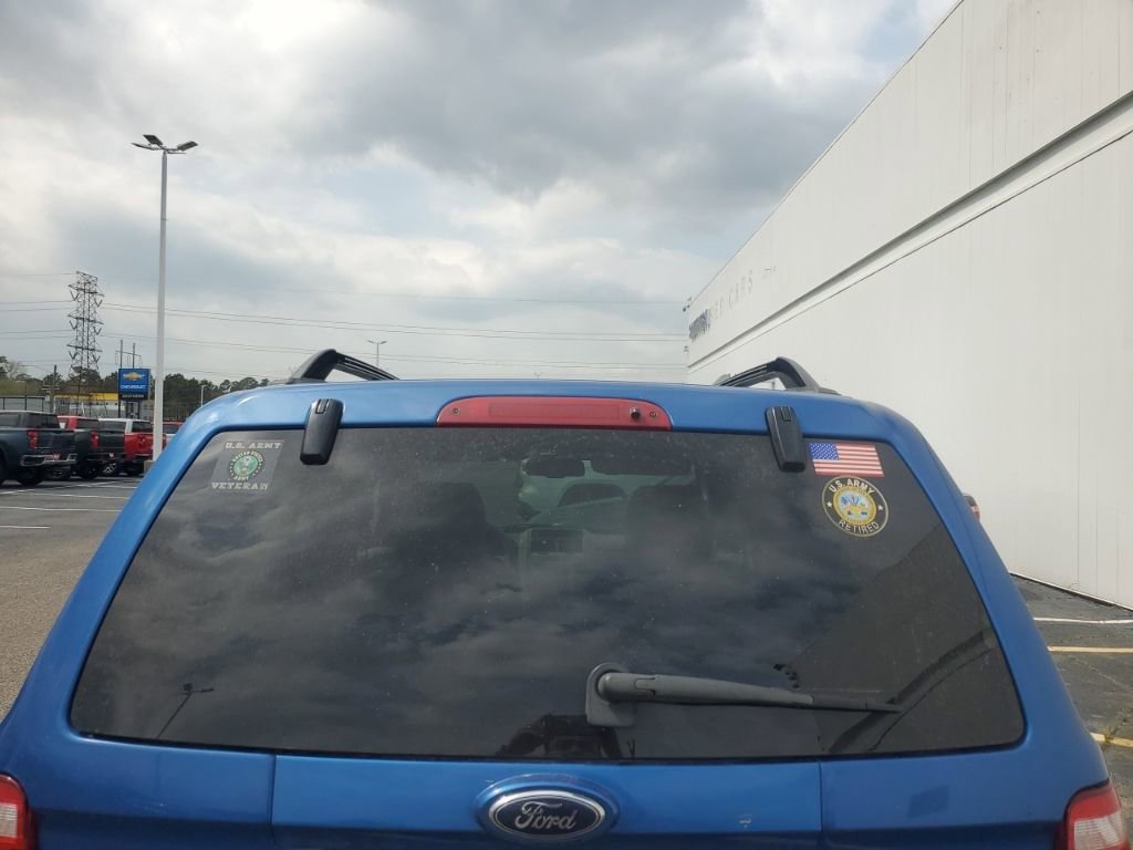 Used 2011 Ford Escape XLT w/ 201A Rapid Spec Order Code image 4