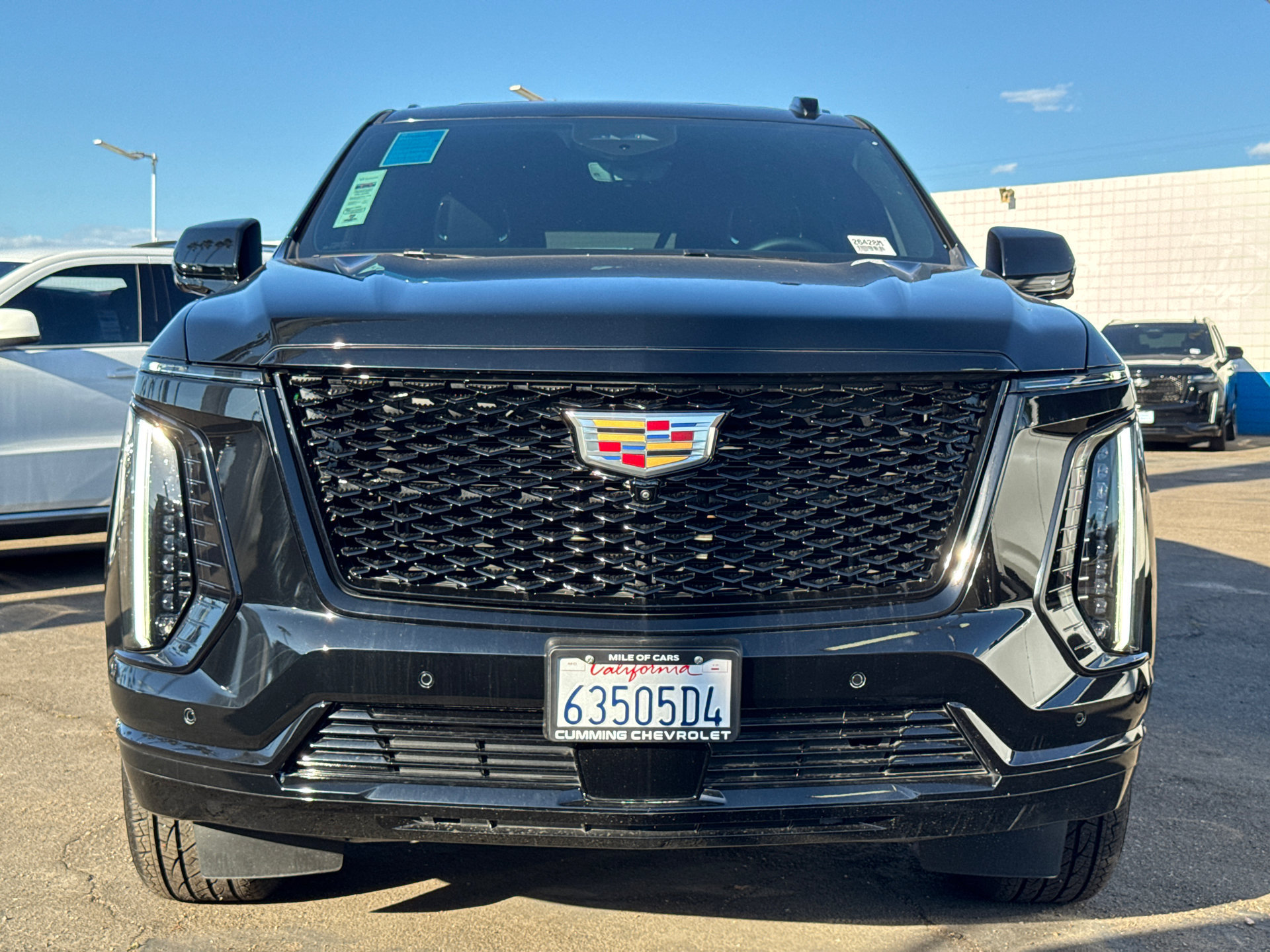 Used 2025 Cadillac Escalade ESV Sport RWD image 4