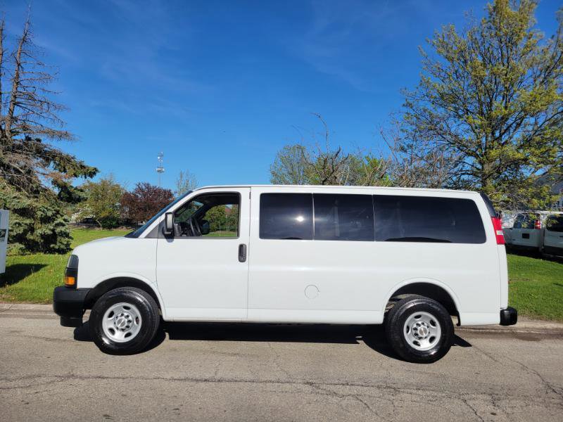 Used 2018 Chevrolet Express 3500 LS RWD image 4
