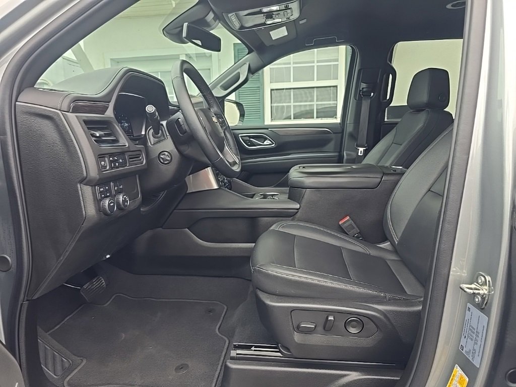 Used 2023 Chevrolet Tahoe LT w/ Luxury Package image 13