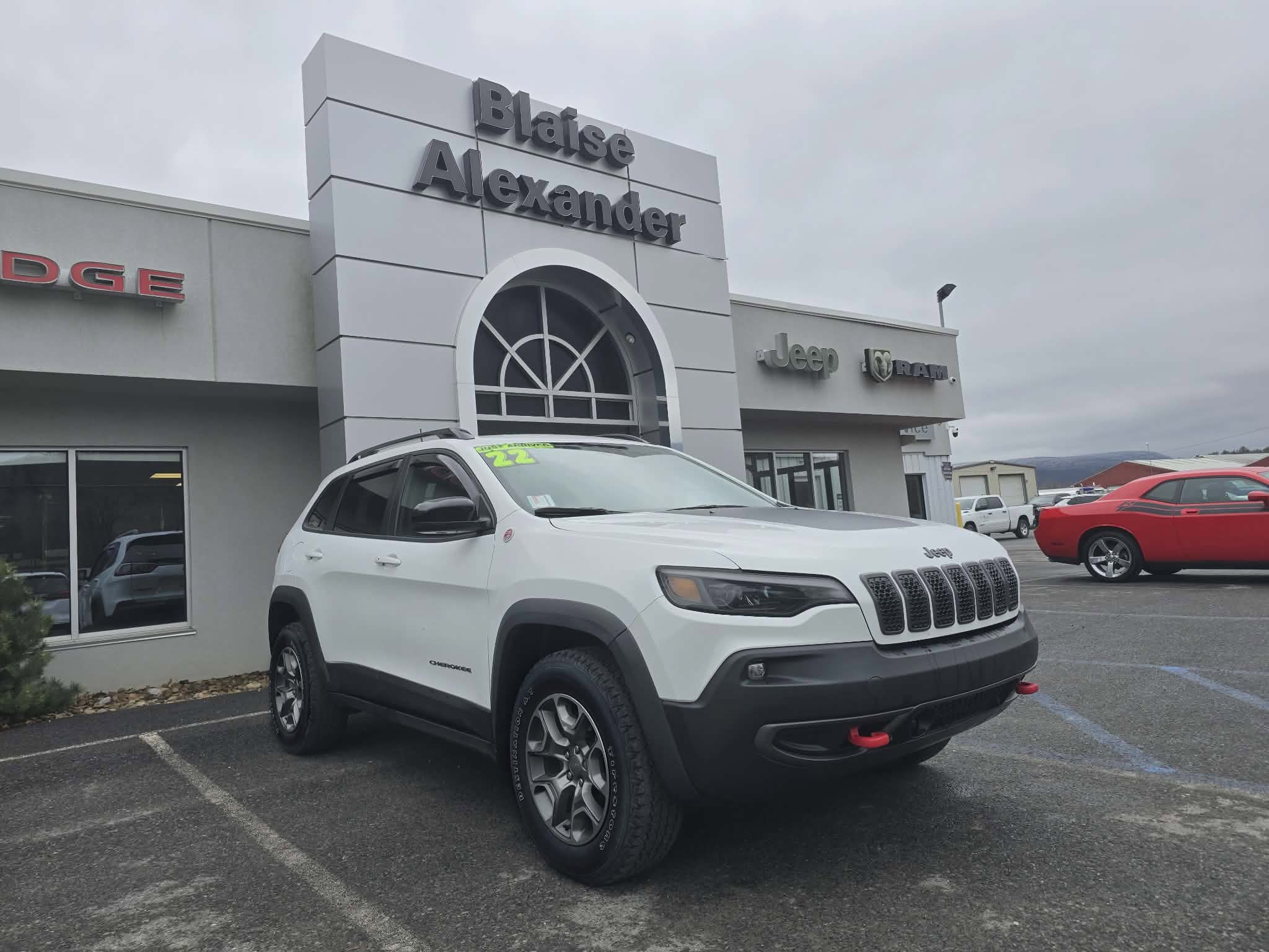 Used 2022 Jeep Cherokee Trailhawk w/ Premium Leather Package AWD/4WD image 1