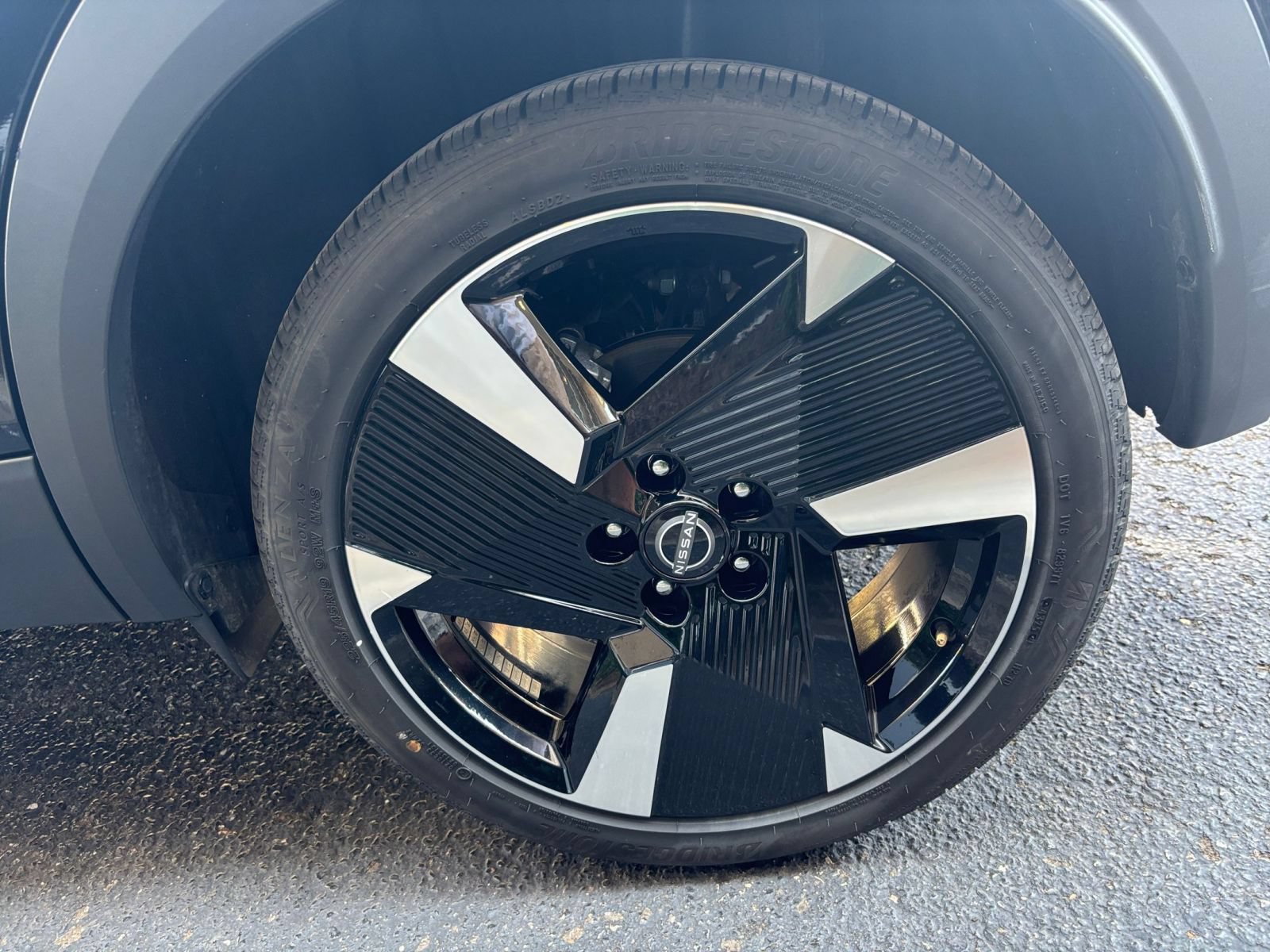Used 2026 Nissan Kicks SR AWD/4WD image 28