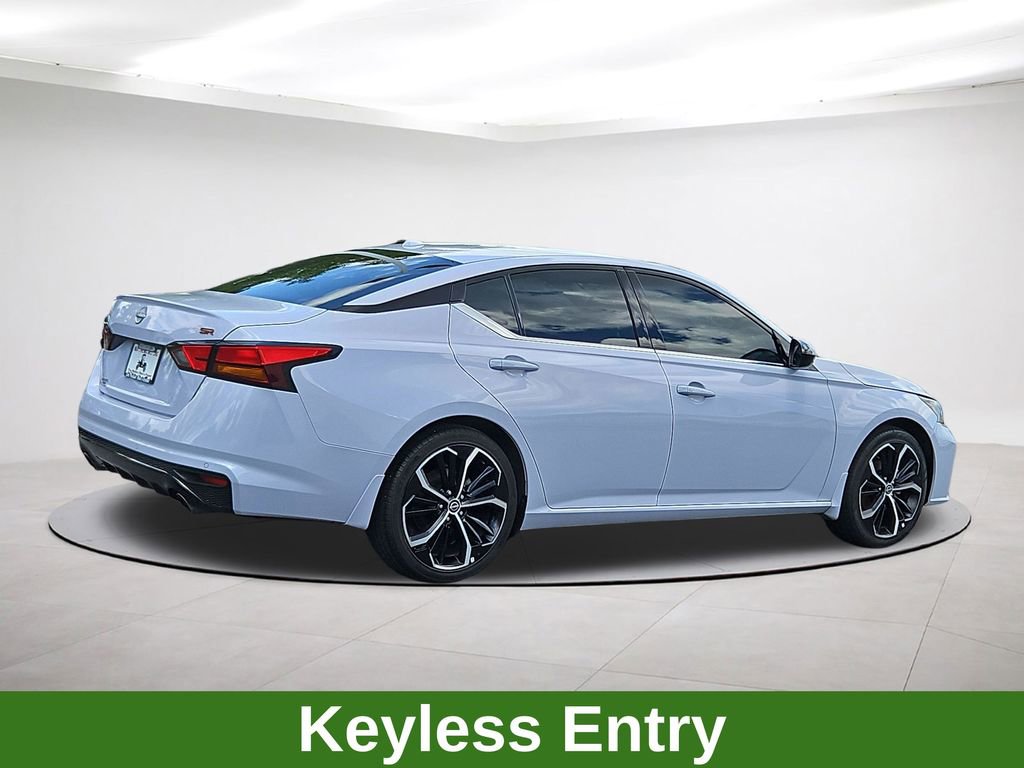 Used 2024 Nissan Altima 2.5 SR FWD image 7