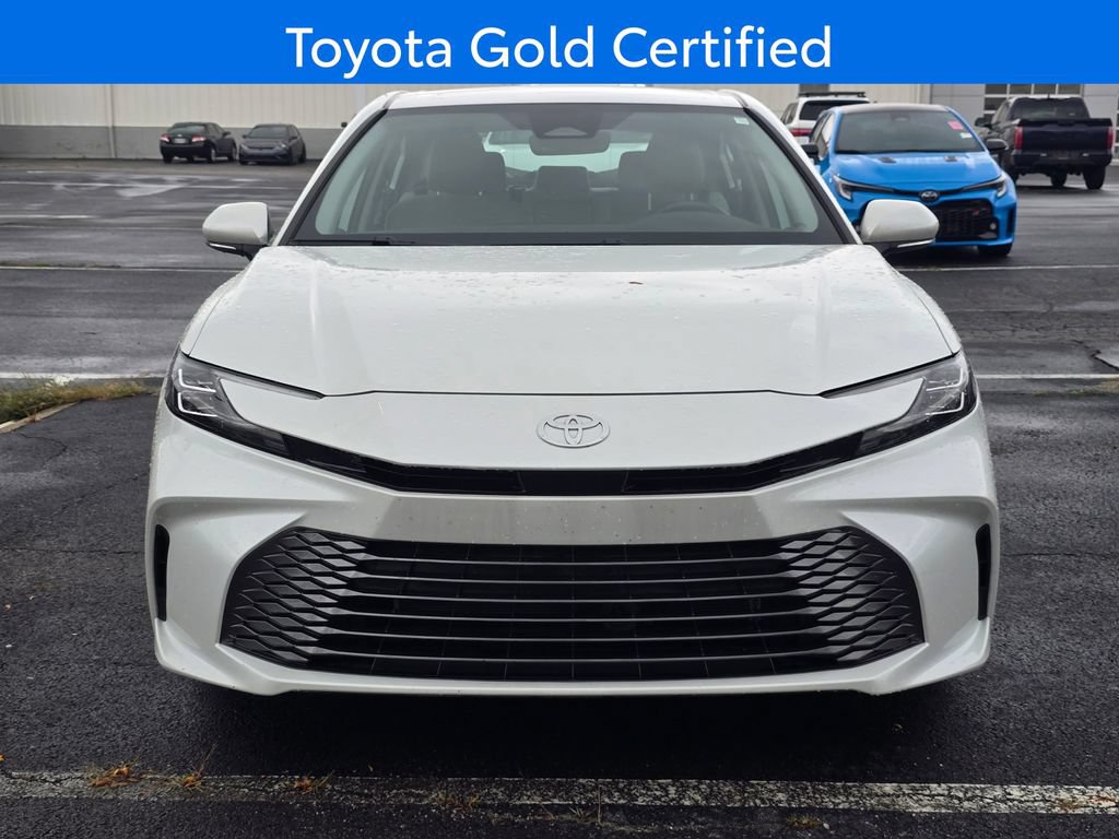Used 2025 Toyota Camry XLE AWD/4WD image 2