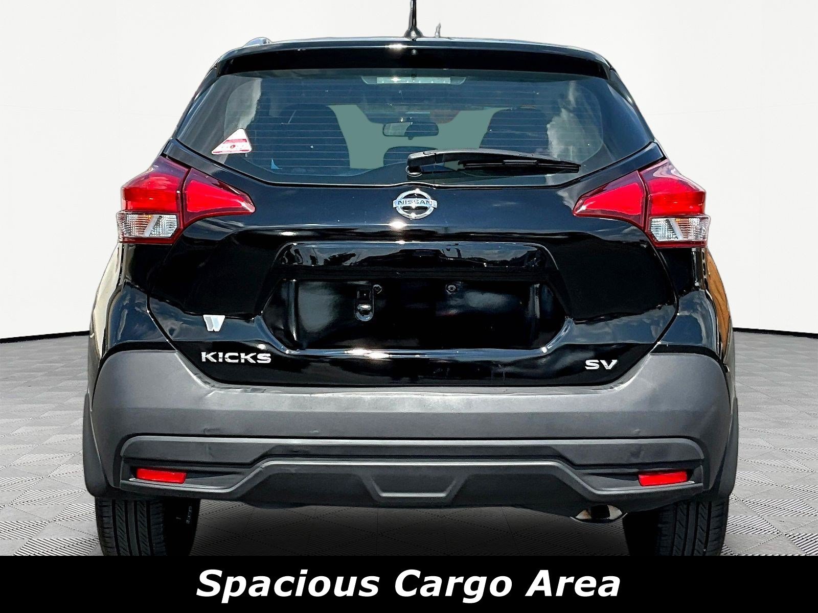 Used 2018 Nissan Kicks SV FWD image 5