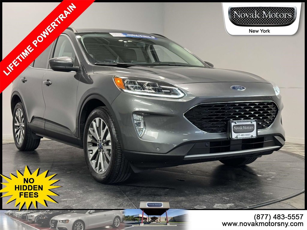 Used 2022 Ford Escape Titanium image 1
