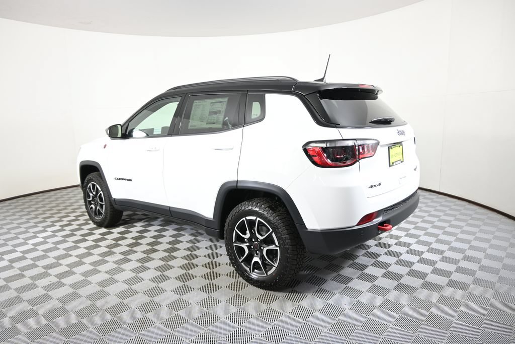 New 2026 Jeep Compass Trailhawk w/ Sun, Sound & Navigation Group AWD/4WD image 4