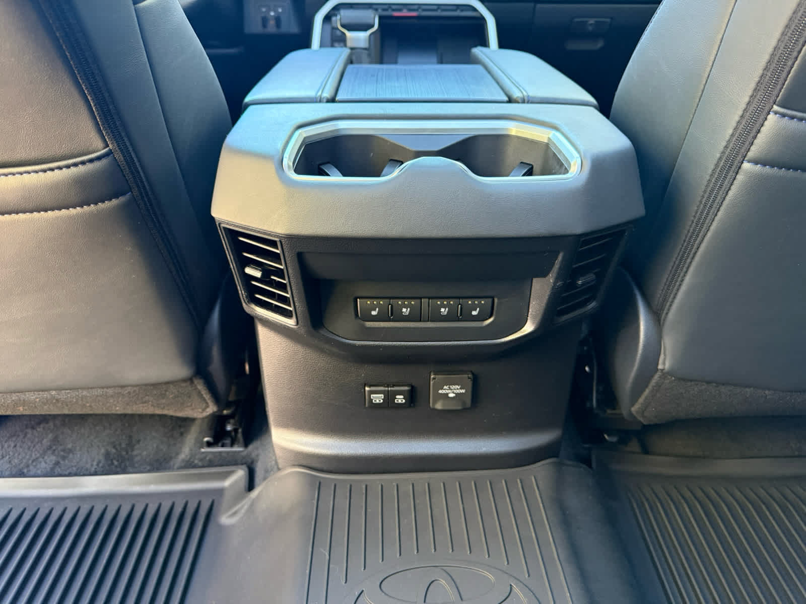 Used 2025 Toyota Tundra Platinum AWD/4WD image 10