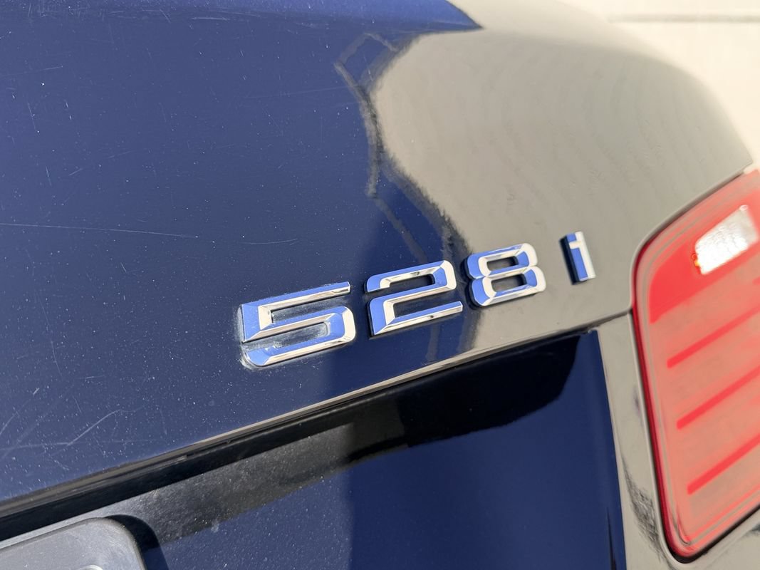 Used 2015 BMW 528i xDrive Sedan AWD/4WD image 22