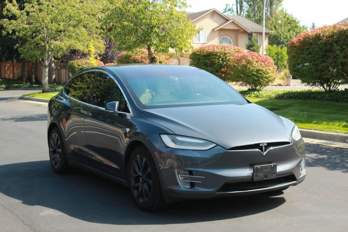 Used 2017 Tesla Model X 75D AWD/4WD image 3