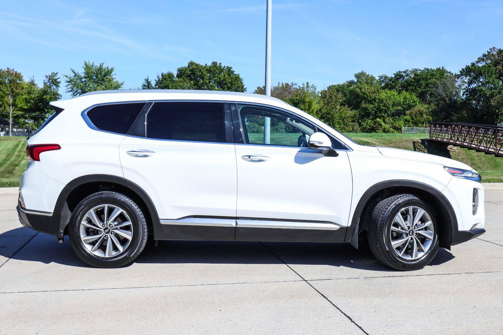 Used 2019 Hyundai Santa Fe AWD image 5