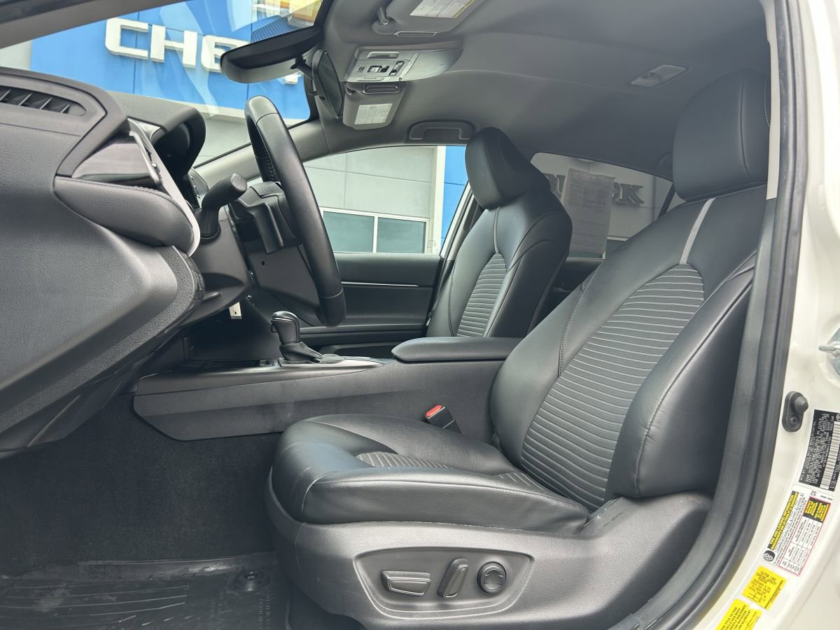 Used 2021 Toyota Camry SE image 12