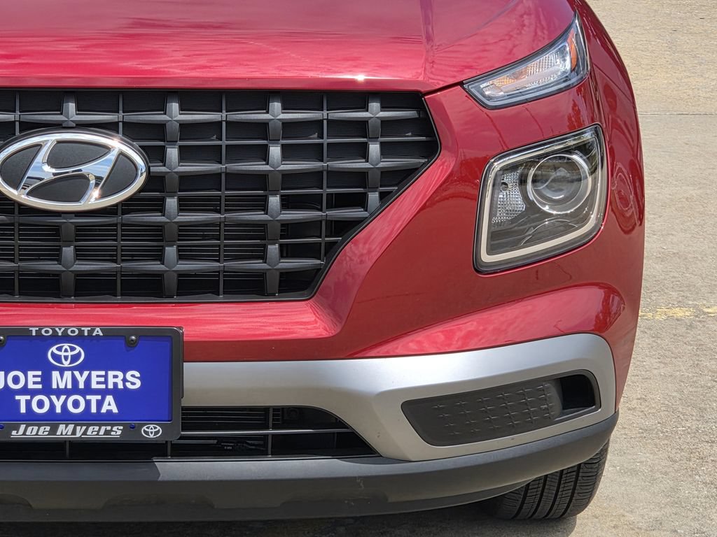 Used 2025 Hyundai Venue SE FWD image 4