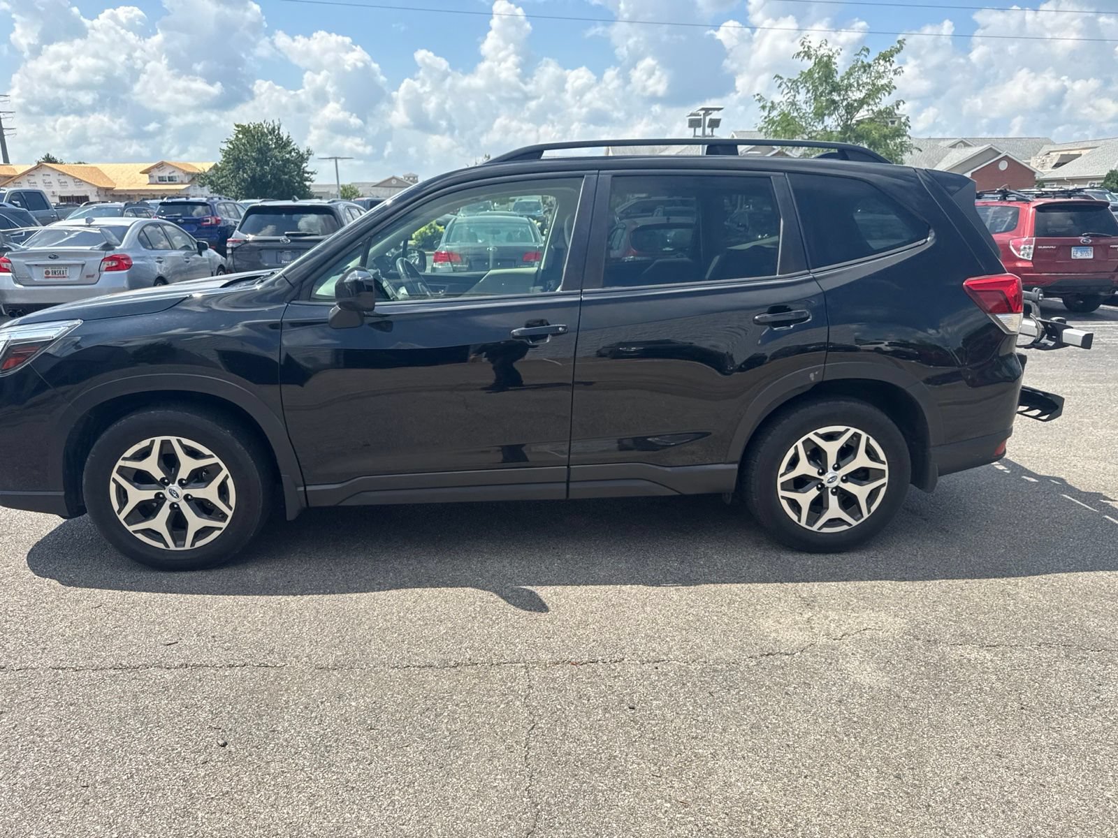 Used 2020 Subaru Forester Premium AWD/4WD image 6