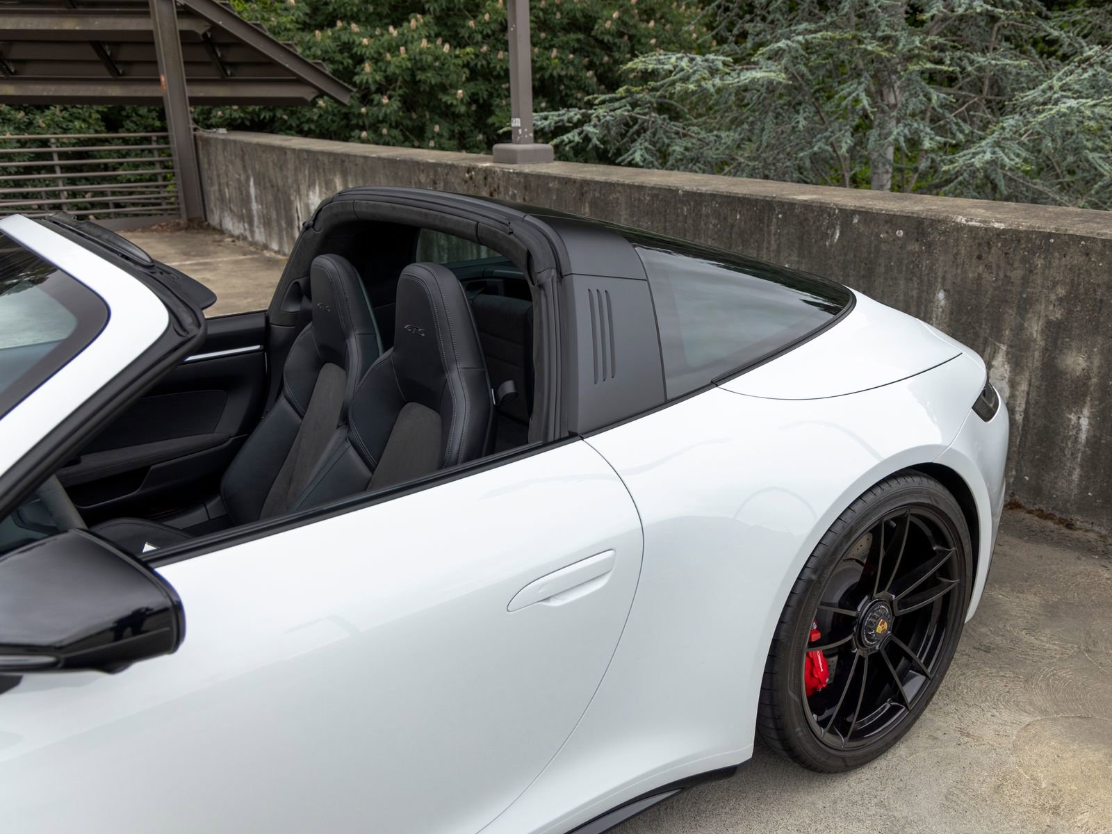 Certified 2022 Porsche 911 Targa 4 GTS AWD/4WD image 18