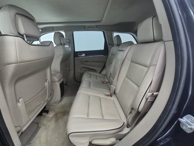 Used 2014 Jeep Grand Cherokee Overland w/ Advanced Technology Group AWD/4WD image 22