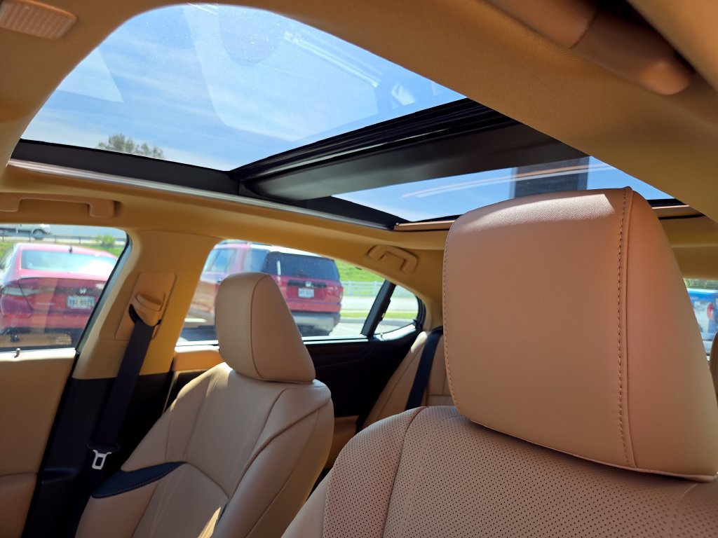 Certified 2025 Lexus ES 350 Ultra Luxury FWD image 9