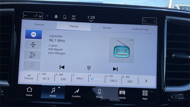 Used 2024 Chrysler Pacifica Touring-L image 16