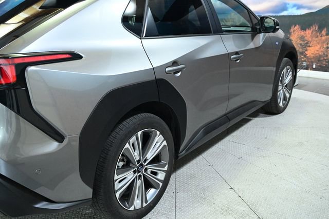 Used 2023 Subaru Solterra Limited image 9