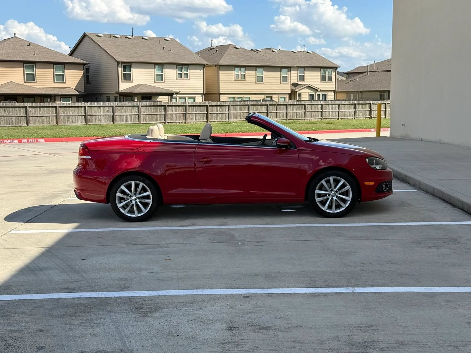 Used 2012 Volkswagen Eos Komfort FWD image 8