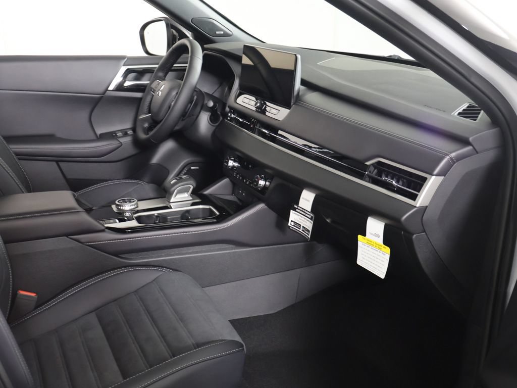 New 2026 Mitsubishi Outlander LE AWD/4WD image 26