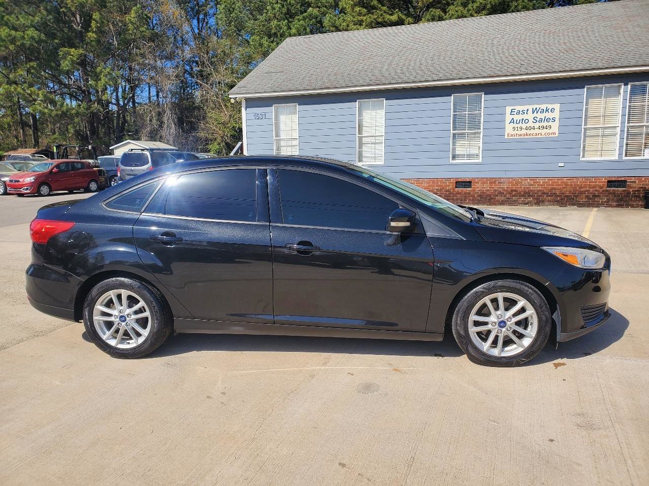 Used 2015 Ford Focus SE image 4