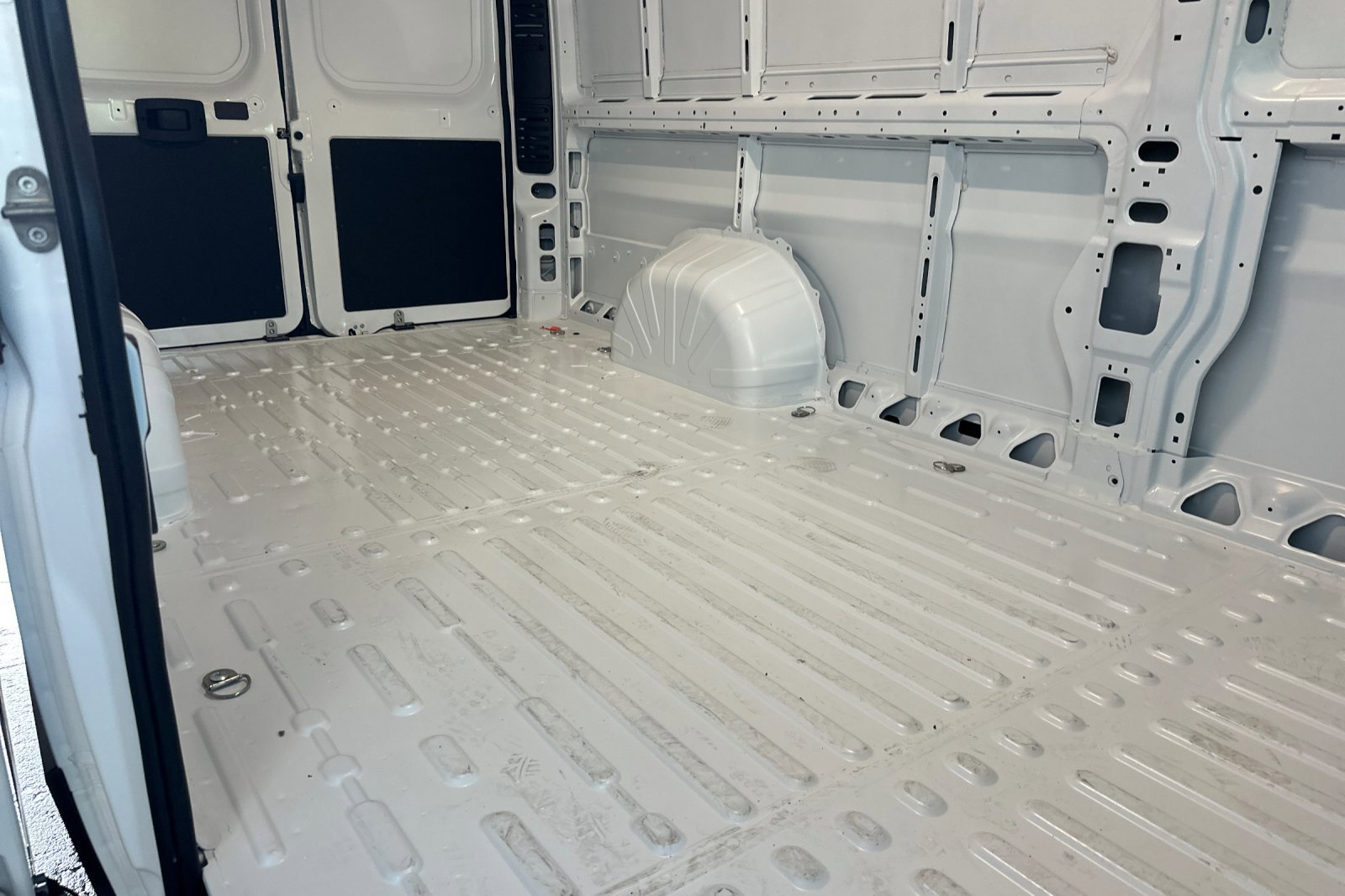 New 2026 RAM ProMaster 3500 w/ Quick Order Package 22G SLT image 14